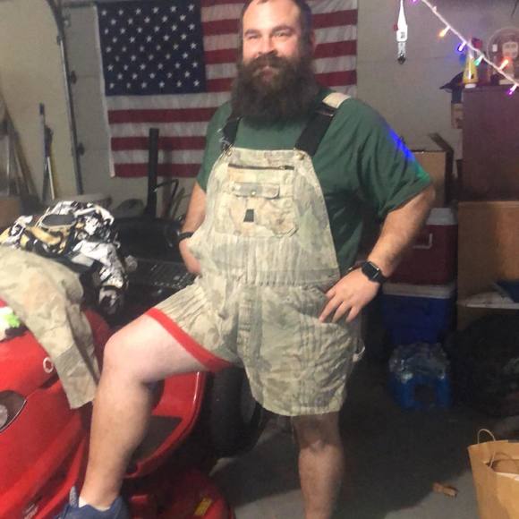 Meet your Posher, Dustin - Picture 1 of 1
